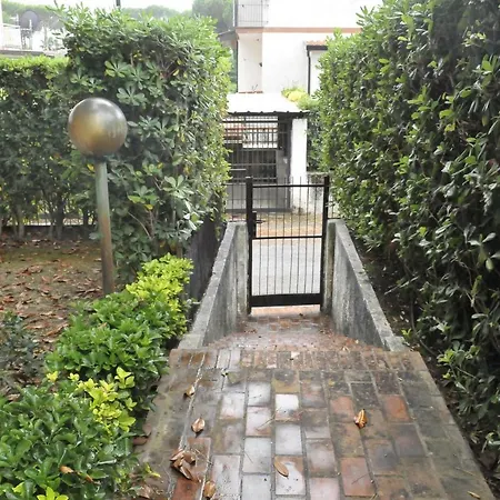 Villa Little House